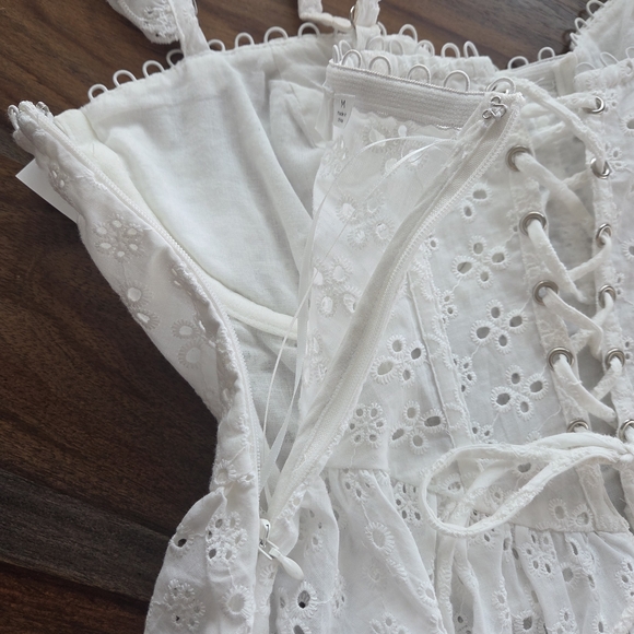 Astr Adorable White Eyelet Ruffle Strap Top Tie Up Back Zipper Boning NWT Med - Picture 8 of 12